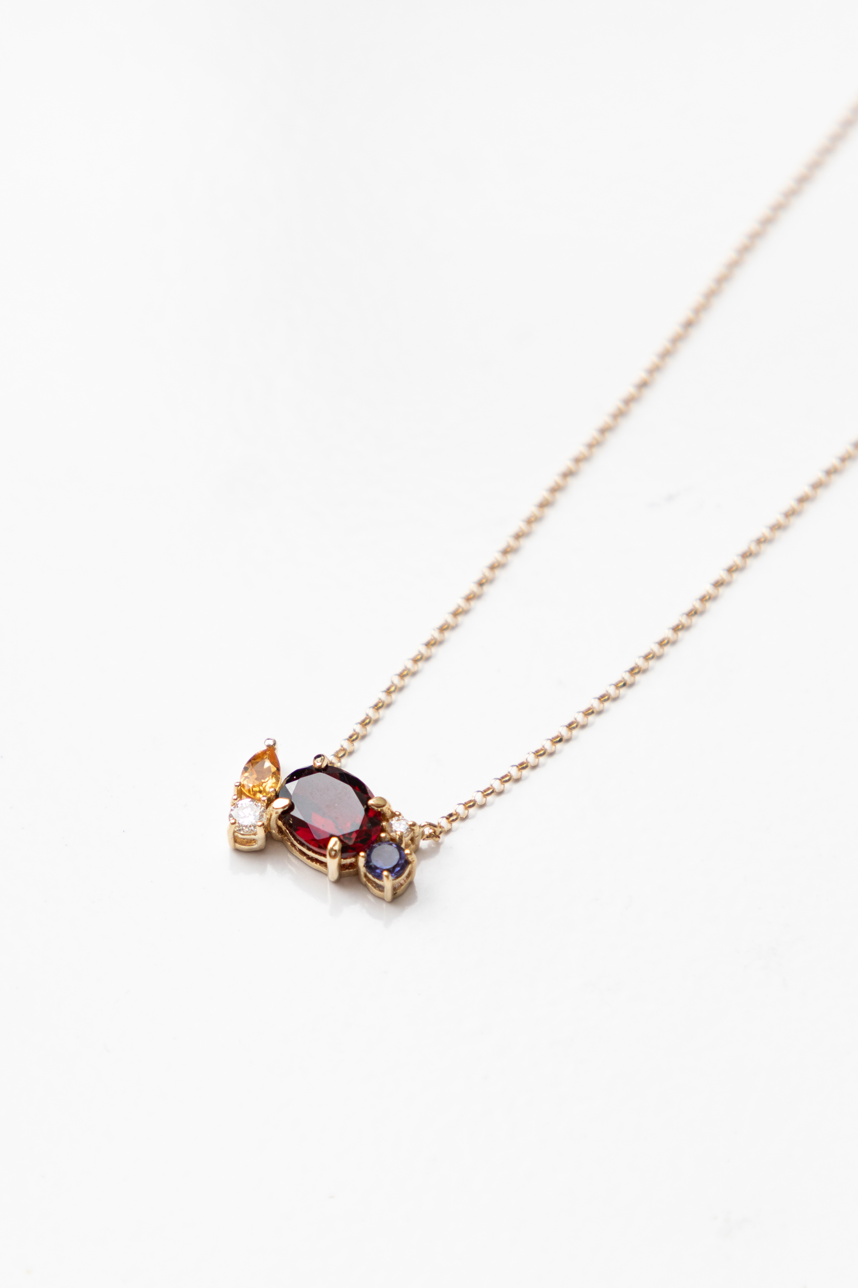Cadena Family de oro con gemas naturales